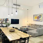 Modern Loft *