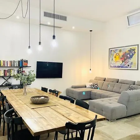 Modern Loft *